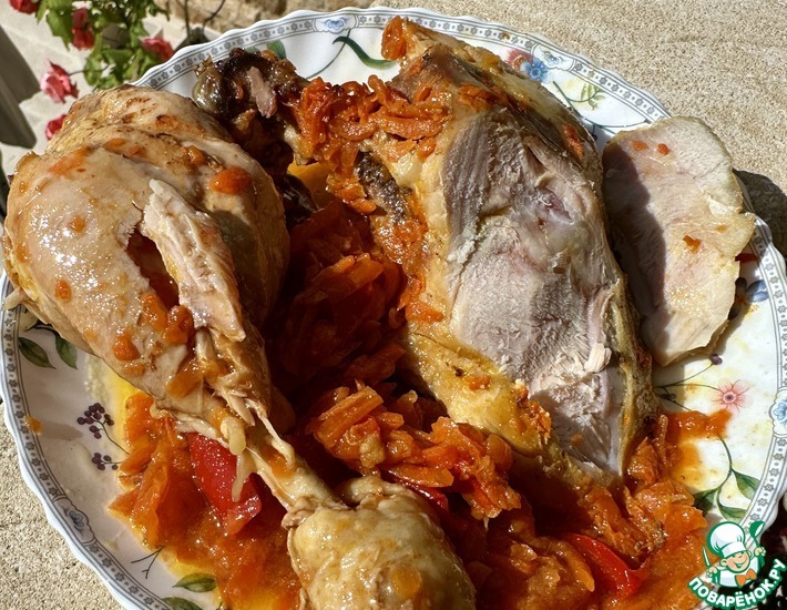 Курица. Тушеная с морковкой и паприкой