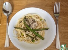 Лимонное тальятелле со спаржей и горошком