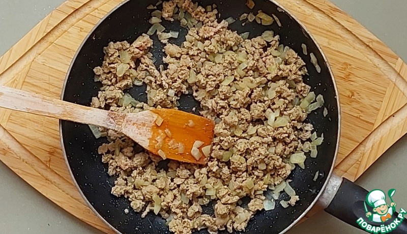 Морковные пироги с индейкой