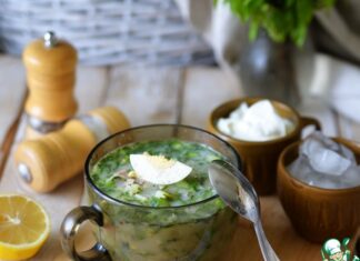 Окрошка с редькой и минеральной водой