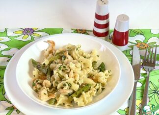 Паста «Весенняя» со спаржей и креветками