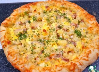 Пицца с курицей и ананасами