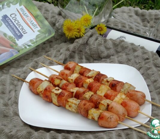 Пикантные шашлычки из сосисок и сыра