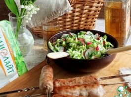 Салат с молодой капустой и редисом