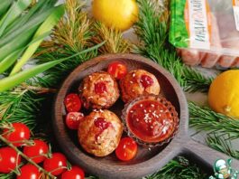 Шампиньоны с купатами и клюквой