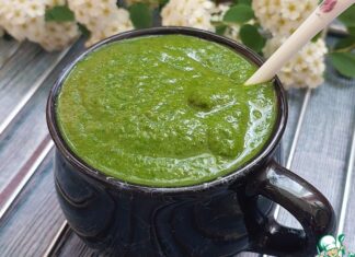 Шпинатный смузи с абрикосом и манго