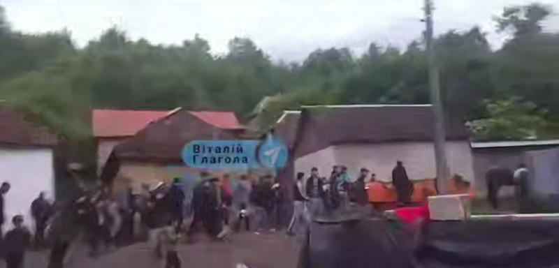 СМИ: На Закарпатье произошел вооруженный конфликт между ромами и пограничниками, есть раненые | ВИДЕО