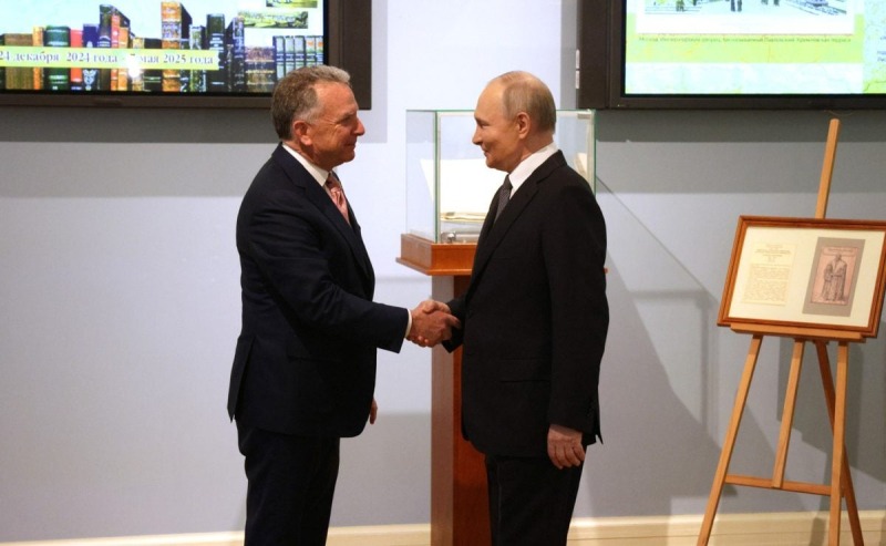 СМИ: Уиткофф нарушил дипломатический протокол, использовав на встречах с Путиным переводчиков Кремля