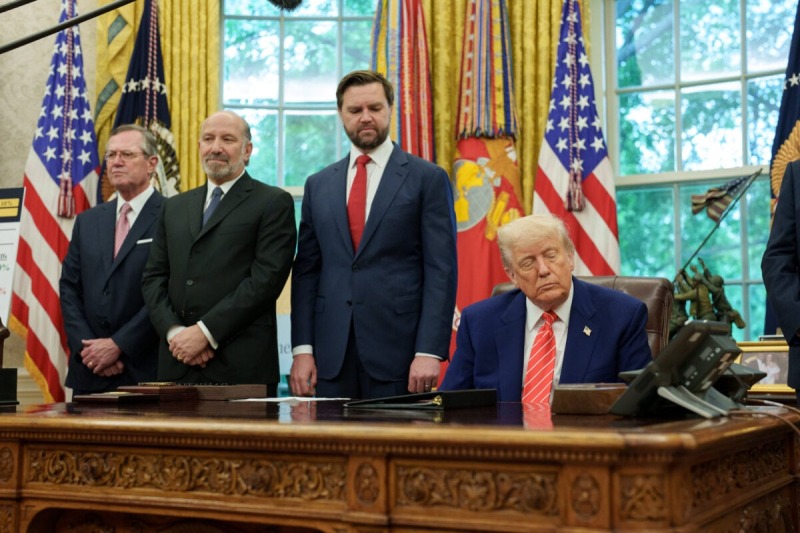 Трамп требует, чтобы Украина немедленно встретилась с РФ в Турции