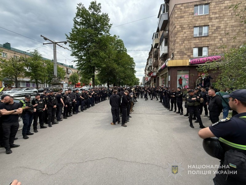 В Запорожье «титушки» пытались захватить офис. Их мобилизовали | ФОТО
