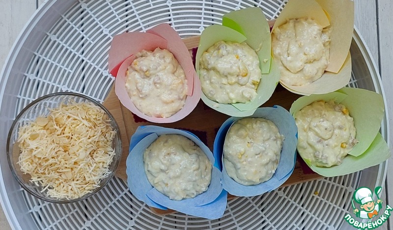 Закусочные маффины с фаршем и кукурузой