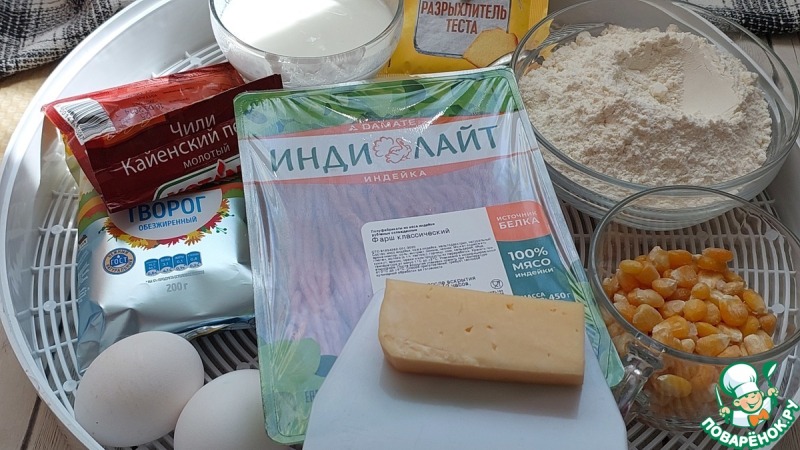 Закусочные маффины с фаршем и кукурузой