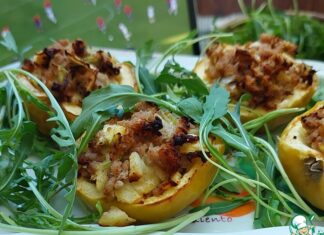 Запеченные яблоки с фаршем индейки