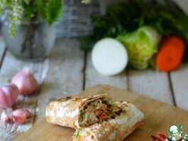 Завертон с индейкой и маринованными овощами