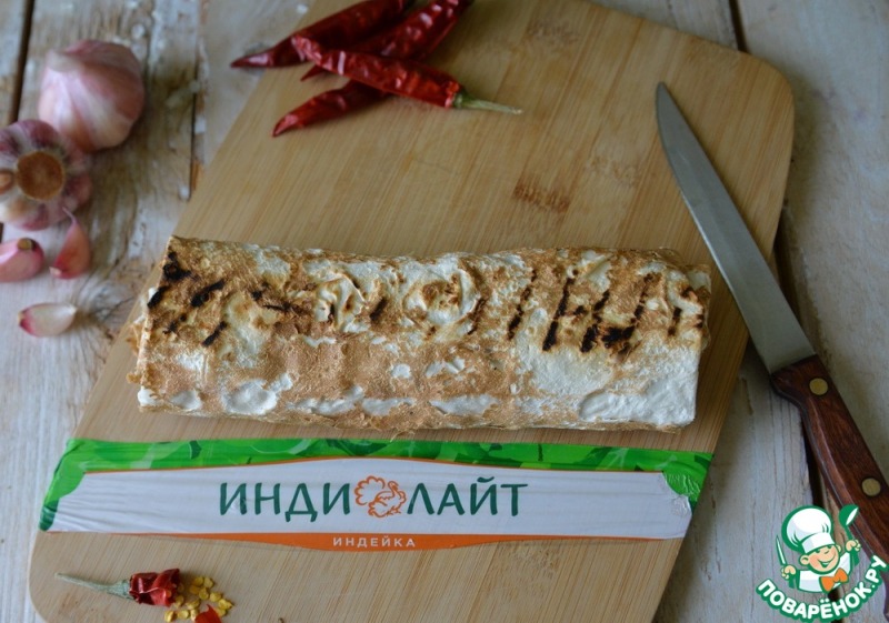 Завертон с индейкой и маринованными овощами