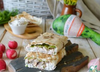 Завертон с индейкой и пикантным соусом