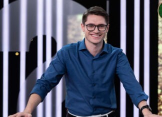 Актер сериала «Голова» шокировал закулисьем дубляжа интимных сцен: «Мы просто облизываем руку»