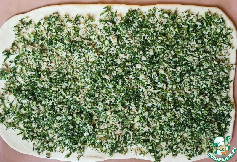 Батон с ветчиной, чесноком и зеленью