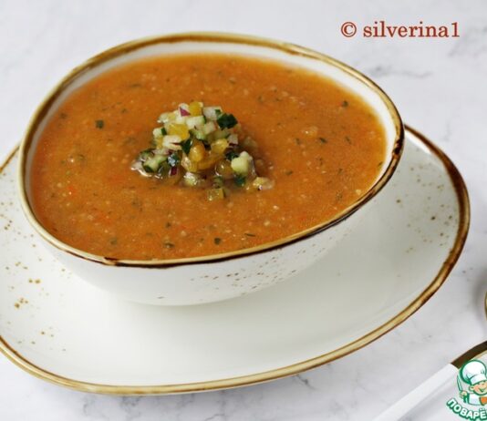 Гаспачо из персиков и томатов