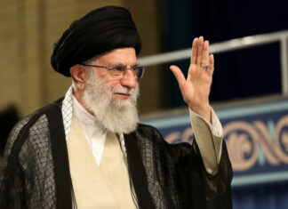 «Иран никогда не сдается»: Хаменеи ответил на ультиматум Трампа о капитуляции