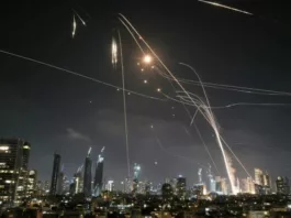 Иран запустил сотни баллистических ракет по Израилю в ответ на атаку по военным объектам