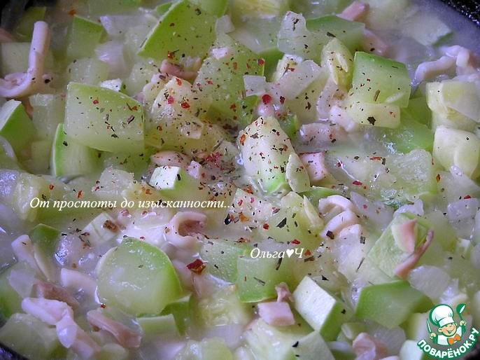 Кабачки с кальмарами