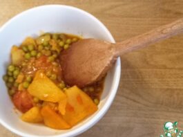 Карри из картофеля и зелёного горошка