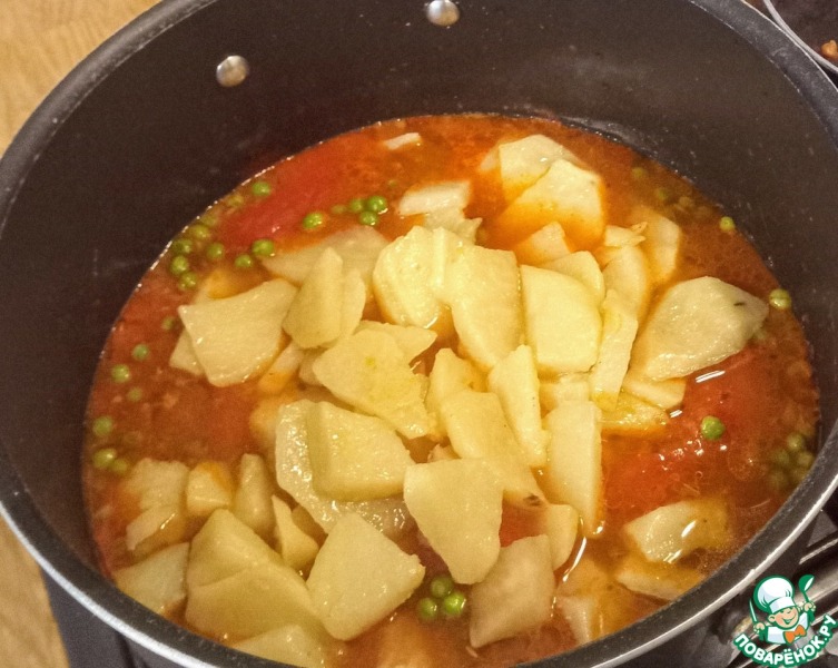 Карри из картофеля и зелёного горошка