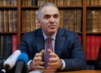 Каспаров оказался втянут в подготовку переворота в Южном Судане