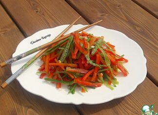 Китайский салат с молодым зеленым горошком