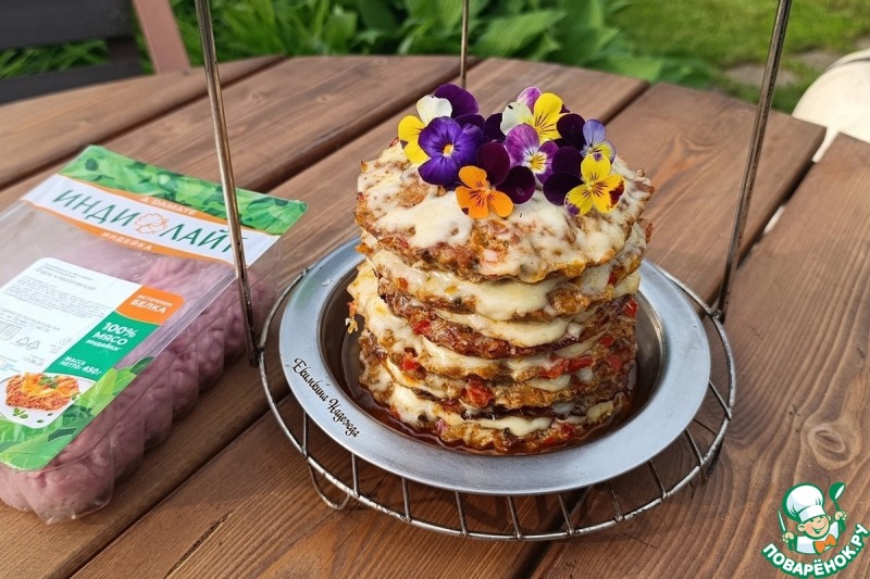 Мясной торт с начинкой для пикника