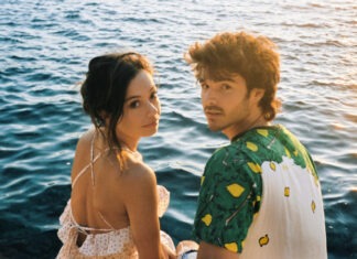 Не перегружают, а вдохновляют: 3 легких мини-сериала для отдыха