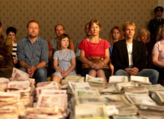 Острая комедия, вдохновленная реальным ограблением: почему стоит посмотреть фильм «Два к одному»