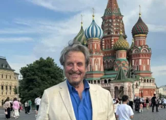 Отец Маска приехал в Москву на форум пропагандистов и назвал россиян «одними из самых умных на планете»