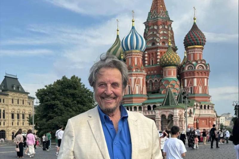 Отец Маска приехал в Москву на форум пропагандистов и назвал россиян «одними из самых умных на планете»