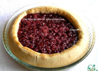 Открытый пирог с вишней