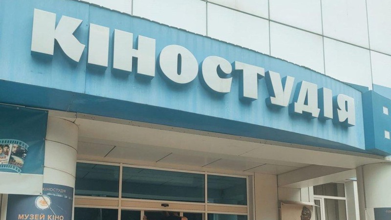 Полностью уничтожены декорации к фильму "Довженко": россияне повредили Одесскую киностудию