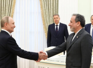 Путин встретился с главой МИД Ирана и осудил удары по стране