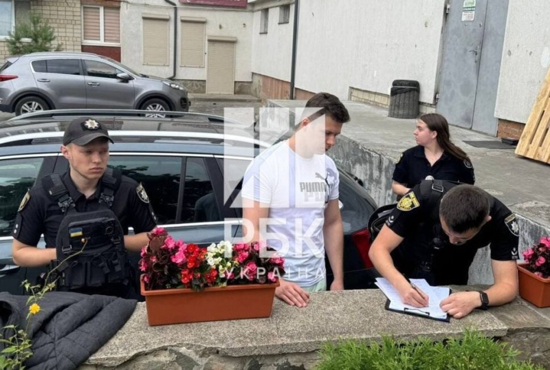 Пытался убежать и травмировал полицейского: Правоохранители задержали друга Назария Гусакова