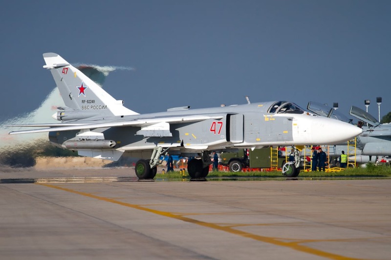 Россия начала строить укрытия для самолетов на своих военных базах | ФОТО