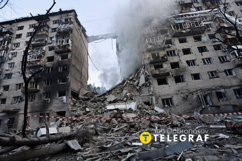 Россия нанесла массированный удар по Киеву. Погибли 14 человек, десятки пострадавших
