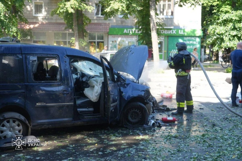Россия ударила по центру Сум. Есть погибшие и много пострадавших | ФОТО
