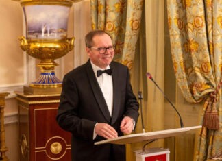 Российский посол заявил об угрозе «Третьей мировой войны» после атак Украины по аэродромам РФ