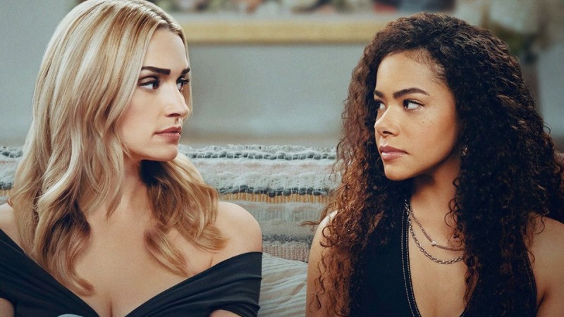 "Рвёт на куски": честные отзывы на сериал "Джинни и Джорджия", о котором гудит вся сеть