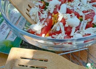 Салат «Яркие краски для пикника»