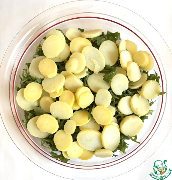 Салат с картофелем, креветками и беконом