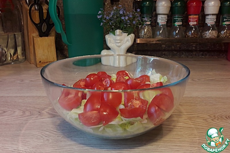Салат с коктейлем из рассольных морепродуктов
