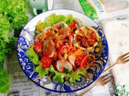 Салат с купатами и острой морковью