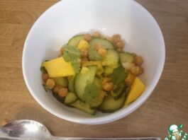 Салат с манго и хрустящим нутом