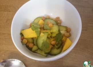 Салат с манго и хрустящим нутом